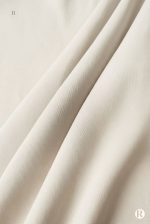 Rideau élégant blanc crème, idéal pour la décoration intérieure