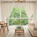 Voilage beige élégant avec motifs subtils