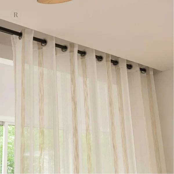 Rideau décoratif beige avec design inspirant