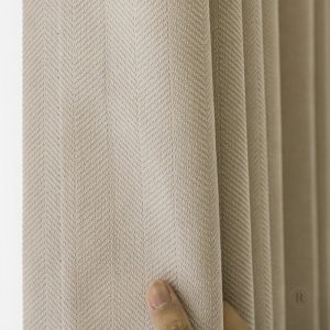 Rideau occultant beige apportant confort et intimité
