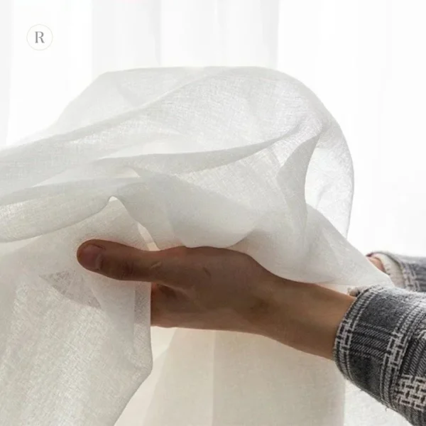Rideau léger blanc pour un style minimaliste