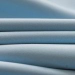Accessoire déco : rideau bleu ciel pour ambiance douce et sereine