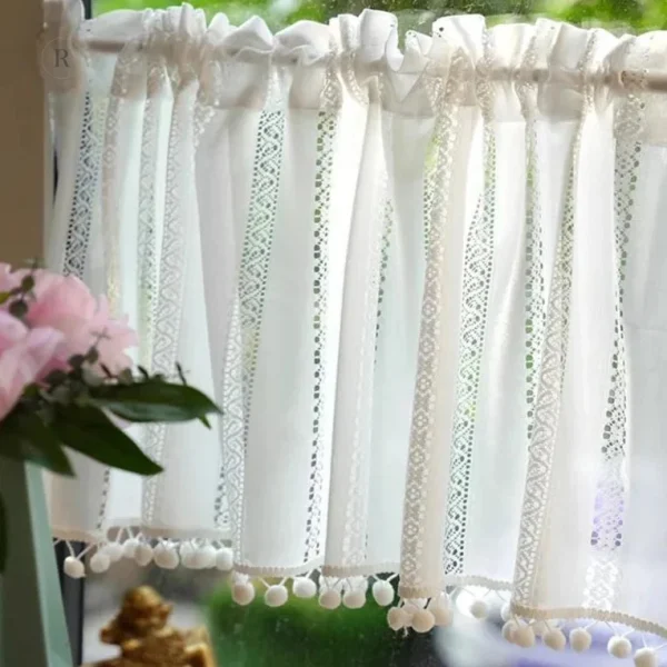 Rideau décoratif en macramé écru pour ambiance chaleureuse