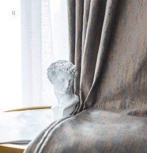 Élégant rideau en bois marron pour décoration