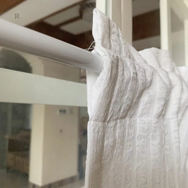 Accessoire tendance pour fenêtres courtes