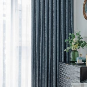 Rideau bleu avec motif bois, style semi occultant