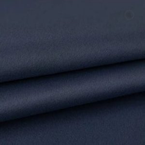 Rideau occultant en tissu bleu pour une ambiance sereine