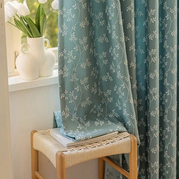 Rideau avec motifs de feuilles en vert d'eau