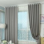 Tissu gris chiné, idéal pour bloquer la lumière extérieure