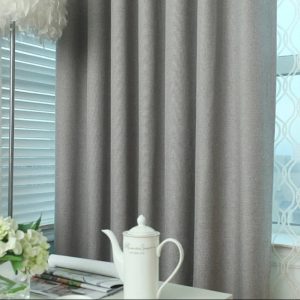 Rideau occultant gris, parfait pour la chambre à coucher