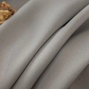 Rideau élégant en gris souris pour la décoration intérieure