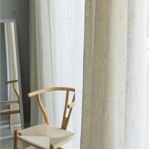 Rideau voilage beige clair, idéal pour la décoration intérieure