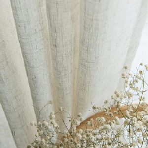 Tissu en lin beige pour un style naturel et aéré