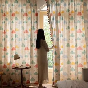 Rideau décoratif avec motifs nuageux pour chambre d'enfant
