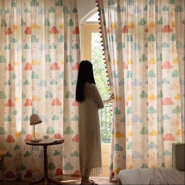 Rideau décoratif avec motifs nuageux pour chambre d'enfant
