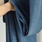 Voilage bleu marine, accessoire déco tendance