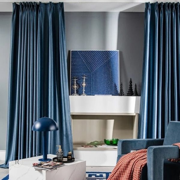 Rideau à motif bleu pour un éclairage tamisé