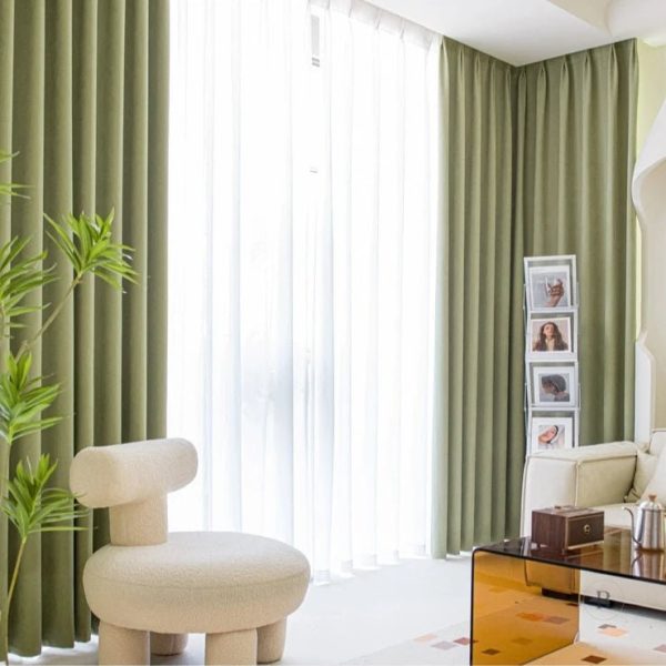 Rideau vert à chevrons pour une ambiance moderne