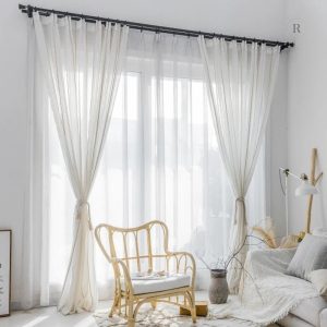Voilage léger beige avec motif rayé