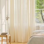 Voilage tressé crème pour intérieur élégant