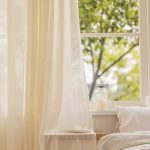 Rideau décoratif crème en tissu fin