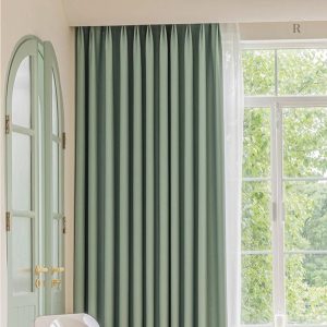 Rideau vert émeraude, style moderne et fonctionnel