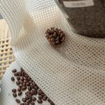 Rideau léger beige, parfait pour un intérieur chic