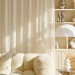 Rideau translucide beige pour laisser passer la lumière