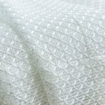 Voilage blanc à motif pour un style raffiné
