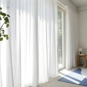 Voilage blanc avec texture velours doux