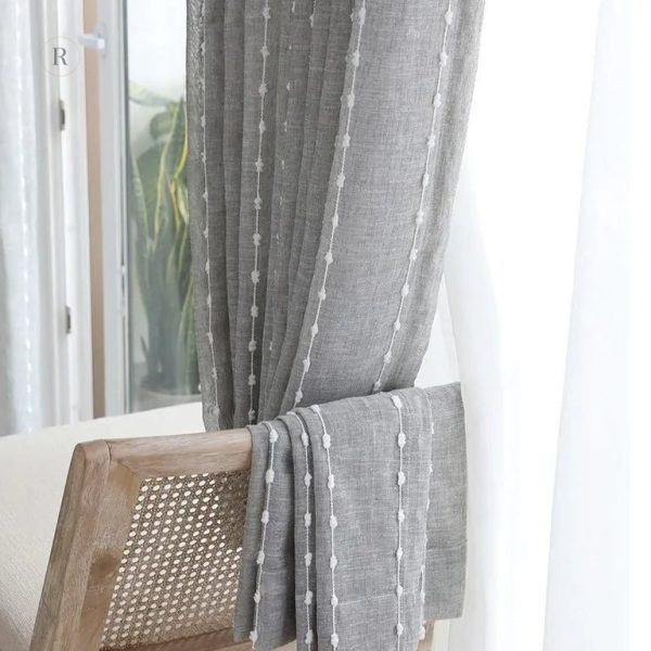 Voilage gris en lin pour un intérieur lumineux