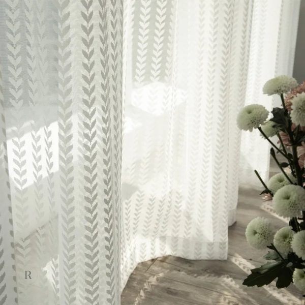 Voilage blanc, design simple et raffiné pour toutes les pièces