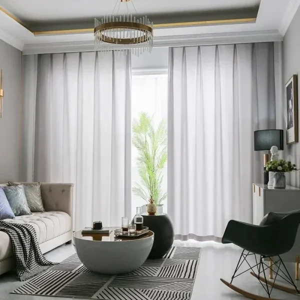 Voilage léger gris, idéal pour la décoration intérieure