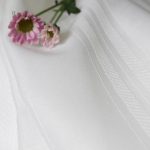 Rideau blanc à motifs rayés pour intérieur